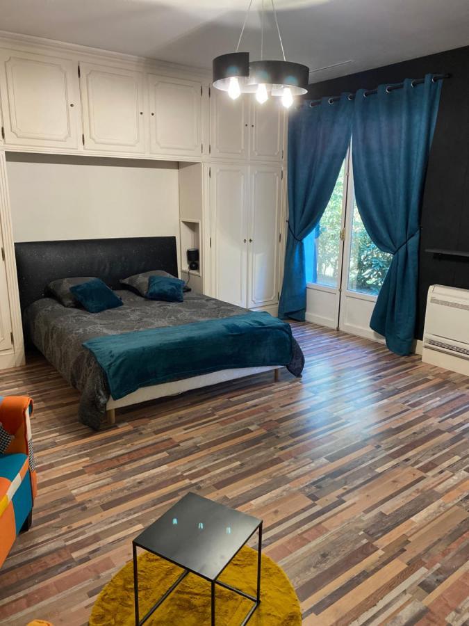 Bed and Breakfast Les Genebruyeres - L'Histoire D'Un Reve Aubigny-sur-Nère Zewnętrze zdjęcie